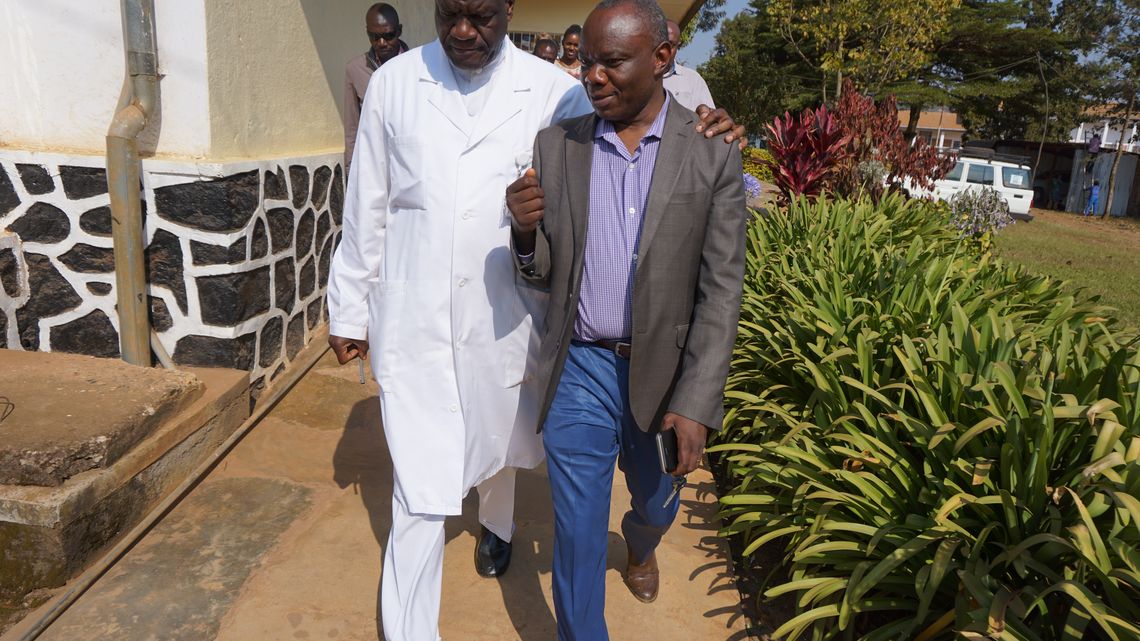 Denis Mukwege mit Prof. Nachigera von der Ev. Universität in Bukavu