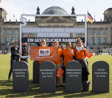 Brot für die Welt Demonstration vor dem Bundestag