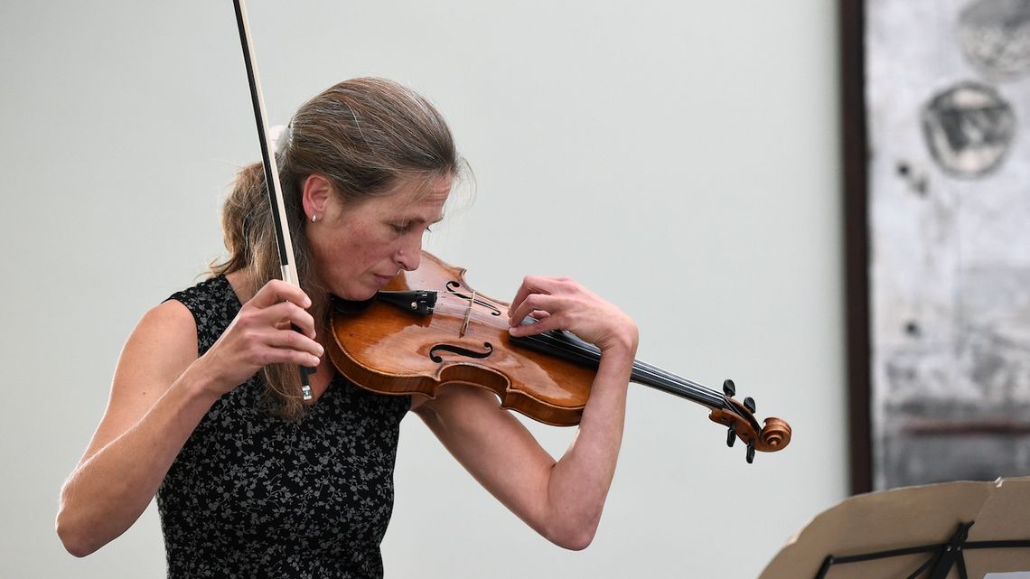 Ulrike Stortz ist beim Stuttgarter Kammerorchester (SKO) für die Musik-Vermittlung zuständig: für das SKOhr-Labor.