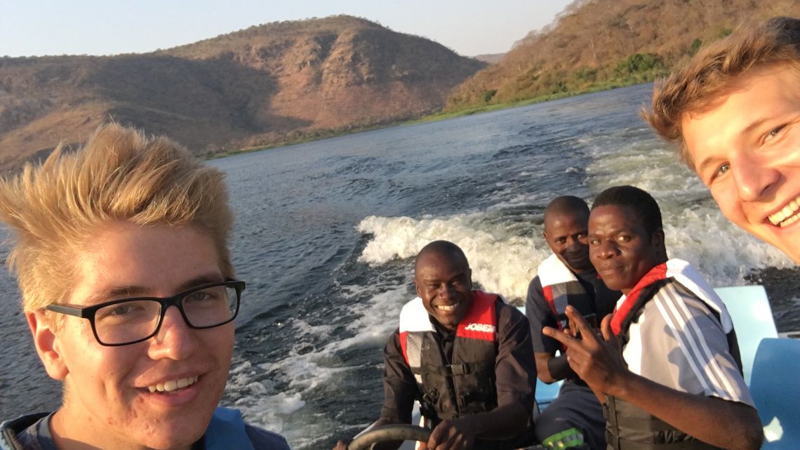 Mit dem Schulboot auf dem Kafue