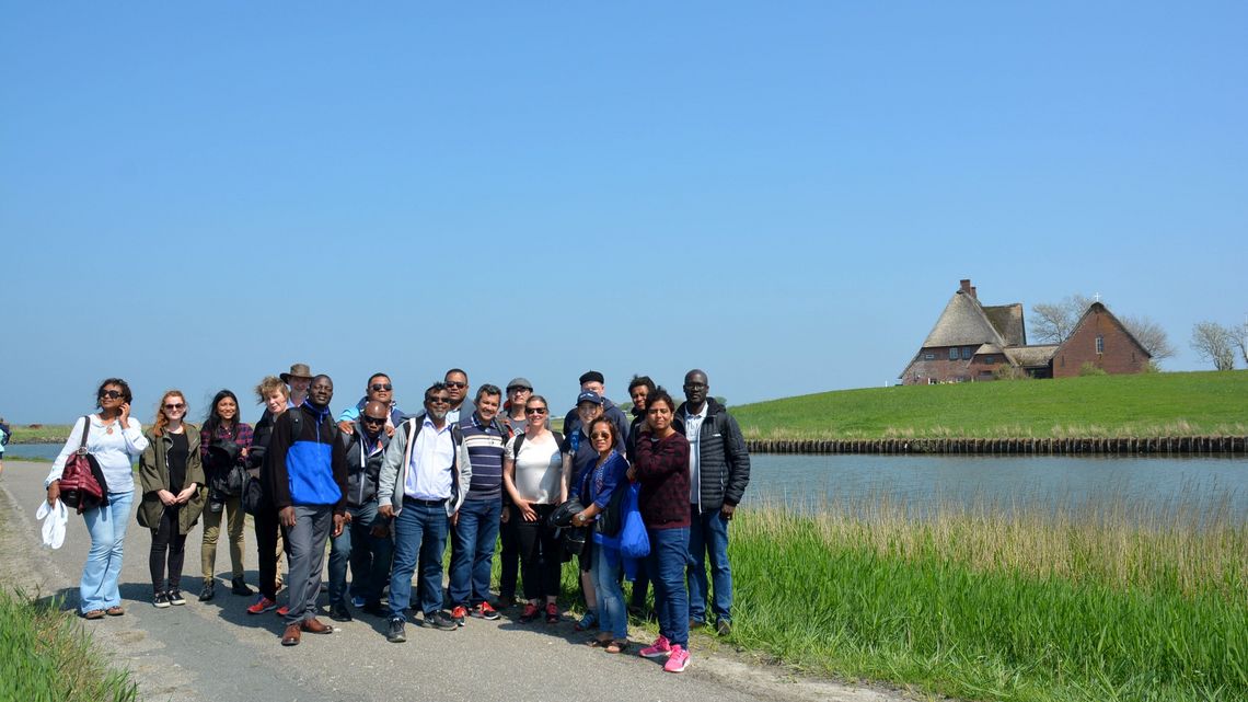 Erkundung der Warften auf der Hallig Hooge