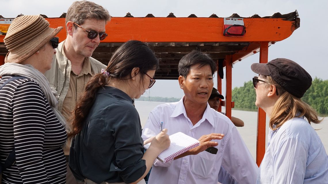 Im Gespräch mit den lokalen Behörden im Mekong Delta zum Klimawandel