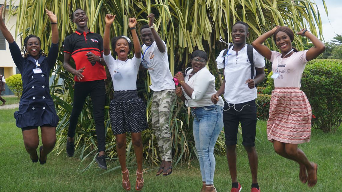 Jährlich veranstaltet der YMCA Ghana eine Youth Conference, zu der Jugendliche aus ganz Ghana eingeladen werden, um sich auszutauschen, gemeinsam Zeit zu verbringen und aktuelle Themen zu diskutieren. Diese Gruppe ist aus der Western Region, aus Takoradi zur diesjährigen Konferenz in Koforidua angereist.