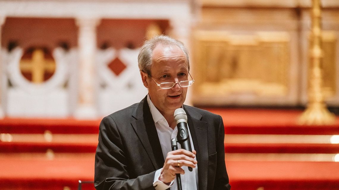 Würdigung der Klimaaktivist*innen von Reli fürs Klima durch Bischof Christian Stäblein Würdigung der Klimaaktivist*innen von Reli fürs Klima durch Bischof Christian Stäblein