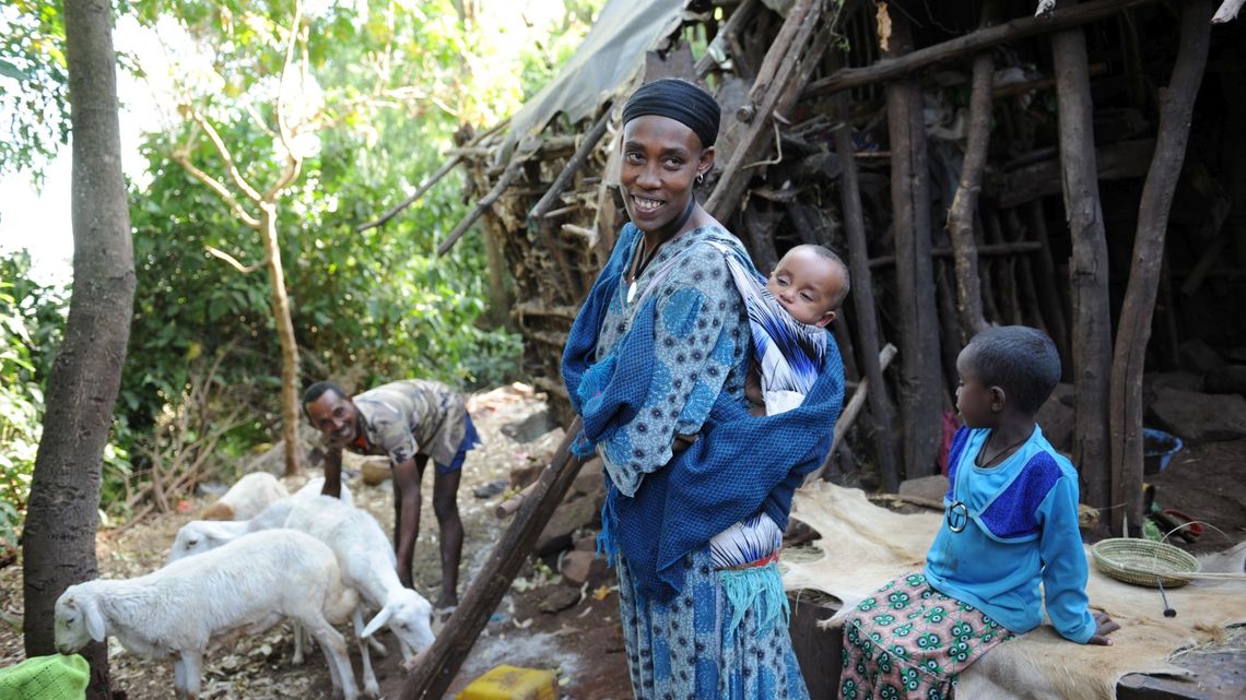 Frau mit Baby in Äthiopien