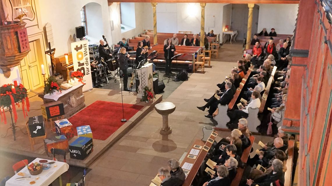 Zahlreiche Gemeindeglieder waren der Einladung zum Festgottesdienst gefolgt.