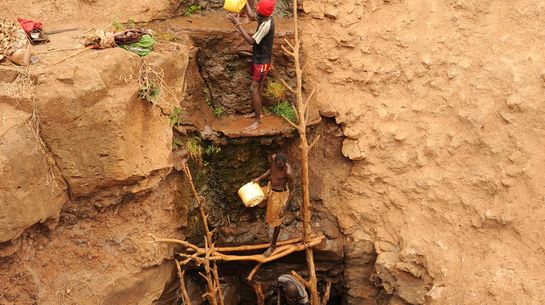 Extremer Wassermangel in Kenia, vielfach eine Konfliktursache für gewaltförmige Auseinandersetzungen zwischen unterschiedlichen Gemeinschaften und/oder Nutzer:innen-Gruppen