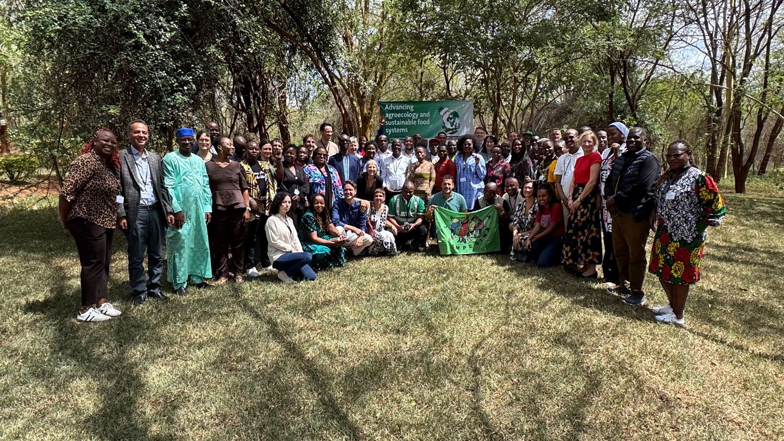 Gruppenbild aller Teilnehmer:innen in Sagana