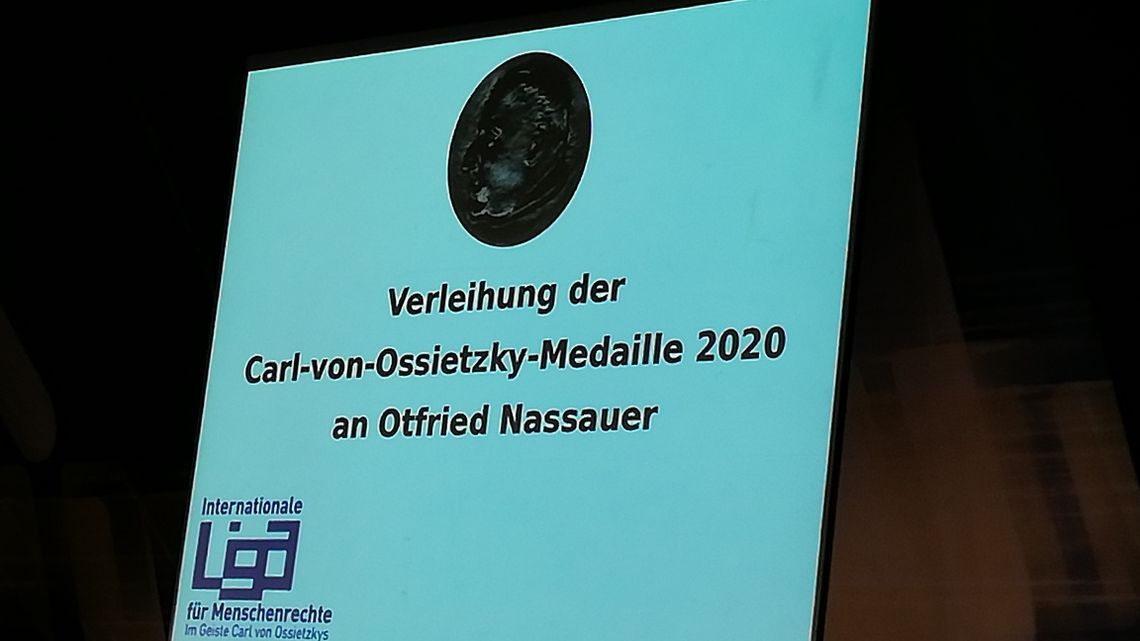 Verleihung Carl von Ossietzky Medaille an Otfried Nassauer