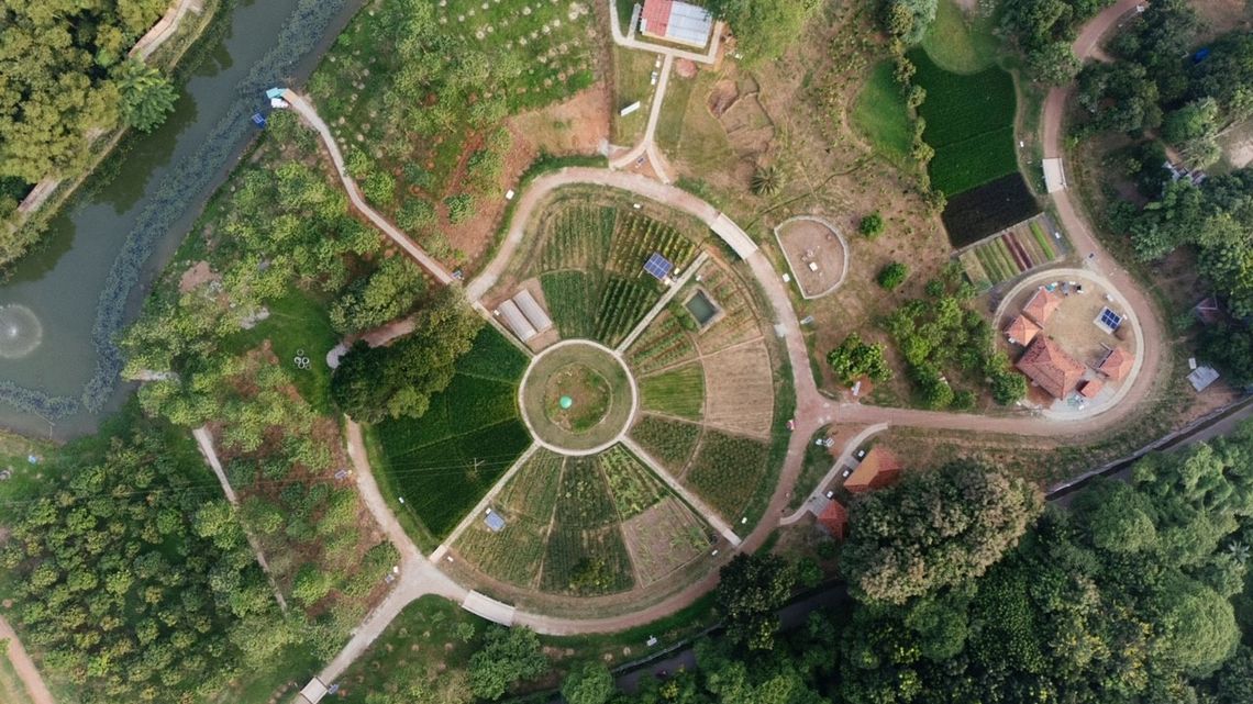 Drohnenaufnahme vom Klimazentrum in Bangladesch